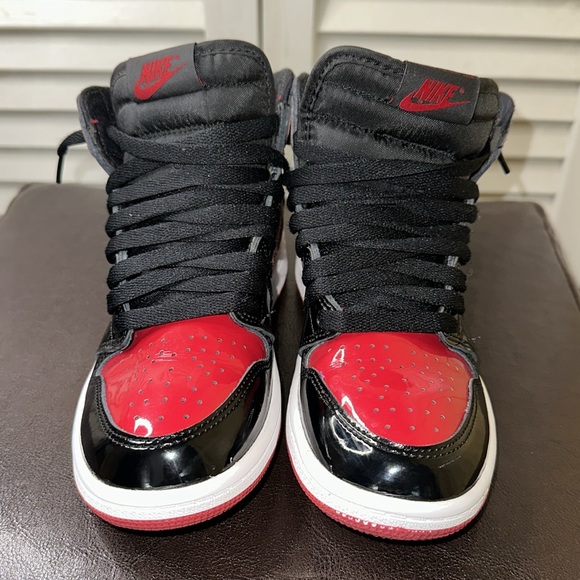 Kids Jordan 1 Retro High OG “Patent Bred” (PS)… - Picture 4 of 9